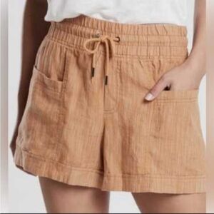 Athleta Cabo 100% Linen Textured 4” Shorts Sz 8 Outdoor Summer Breathable Beach